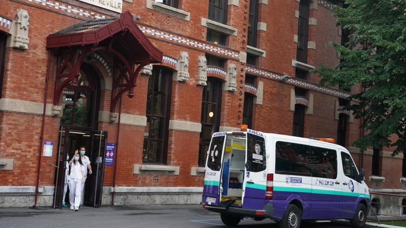 Fachada del Hospital de Basurto en Bilbao en una imagen de archivo tomada el 9 de junio de 2020.