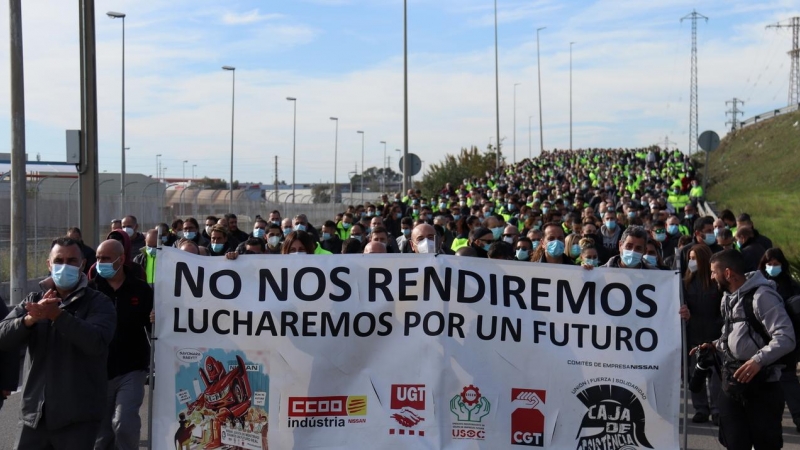 Capçalera de la darrera manifestació dels treballadors de Nissan al voltant de la fàbrica.