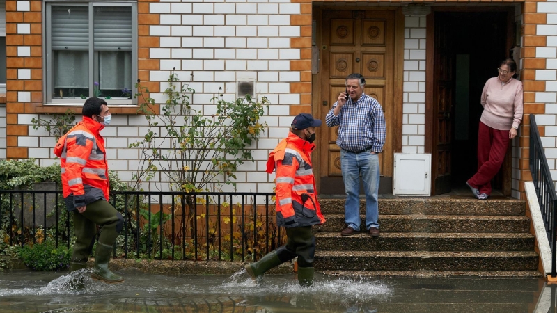 Casas afectadas por el crecimiento del rio Zadorra en la localidad de Abechuco.