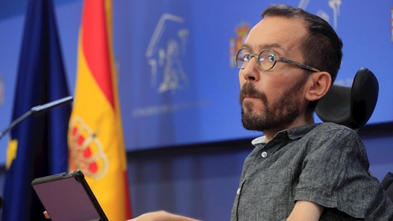 14/12/2021.- El portavoz de Unidas Podemos en el Congreso Pablo Echenique en rueda de prensa tras la Junta de Portavoces, este martes en la Cámara Baja, en Madrid. EFE/ Fernando Alvarado