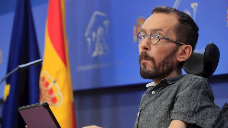 14/12/2021.- El portavoz de Unidas Podemos en el Congreso Pablo Echenique en rueda de prensa tras la Junta de Portavoces, este martes en la Cámara Baja, en Madrid. EFE/ Fernando Alvarado