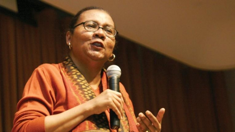 Fotografía de archivo de Gloria Jean Watkins, bell hooks.