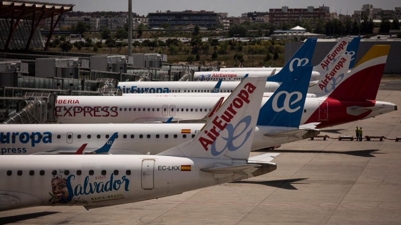 Varios aviones de Air Europa en la terminal T4 del Aeropuerto Adolfo Suárez Madrid-Barajas. E.P./Alejandro Martínez Vélez