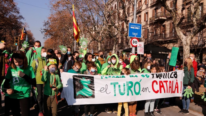 L'escola Turó del Drac de Canet de Mar surten en defensa de la immersió.