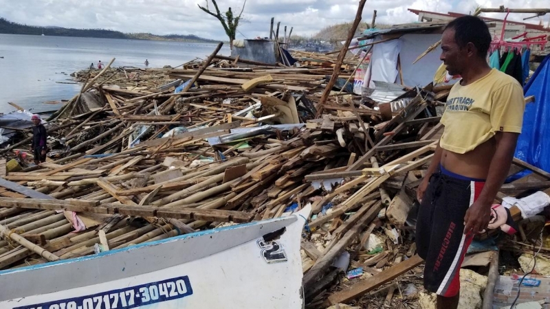 La zona costera ha sido la más devastada por el tifón.