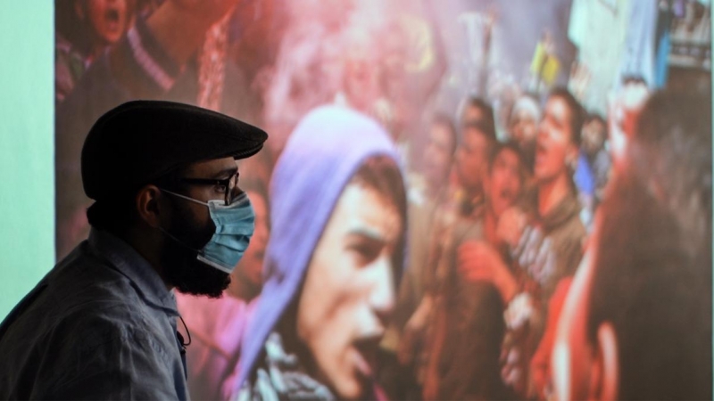 El fotoperiodista egipcio refugiado en España Belal Darder, durante la presentación de su exposición en Caixa Forum de Madrid, este lunes.