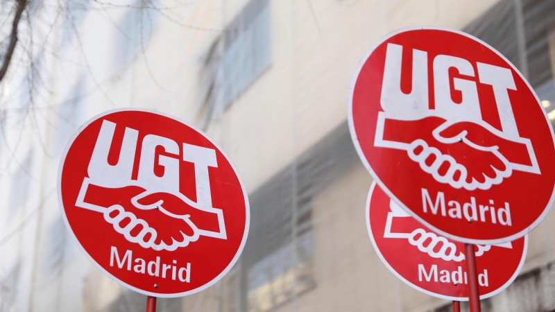 16/12/2021 Varios carteles de UGT en una concentración