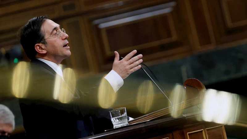 22/12/2021 El ministro José Manuel Albares durante su intervención en la sesión de control al Gobierno