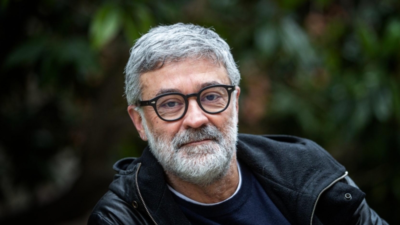 El diputat de la CUP Carles Riera, al pati interior del Parlament de Catalunya.