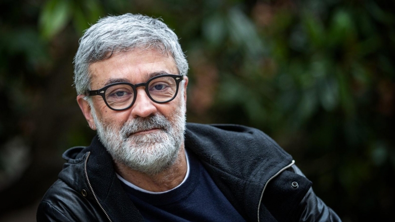 El diputat de la CUP Carles Riera, al pati interior del Parlament de Catalunya.