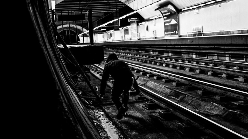 El grafitero 'Lose' en el metro