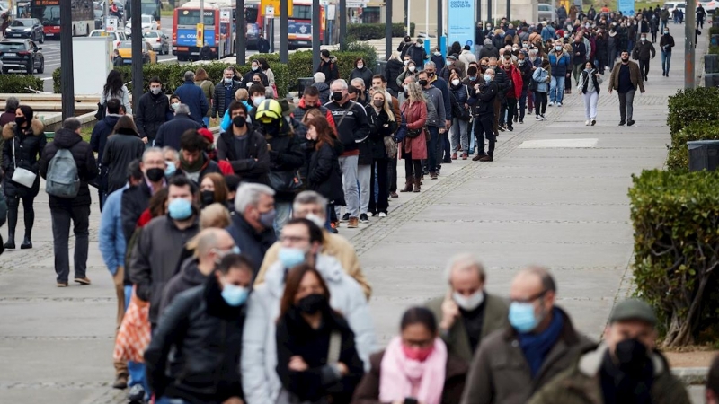 Colas vacunación en Barcelona