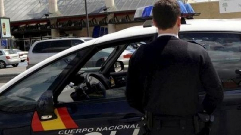 Imagen de un coche patrulla de la Policía Nacional.