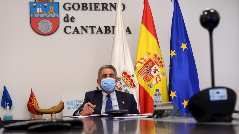 El presidente de Cantabria, Miguel Ángel Revilla, durante la Conferencia de Presidentes que se ha celebrado este miércoles por videoconferencia para acordar las medidas que hagan frente a la sexta ola de la pandemia.
