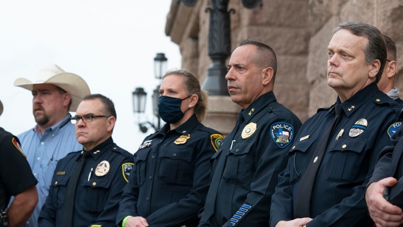 28/12/2021-Policía de Texas frente al Capitolio (29/04/21)