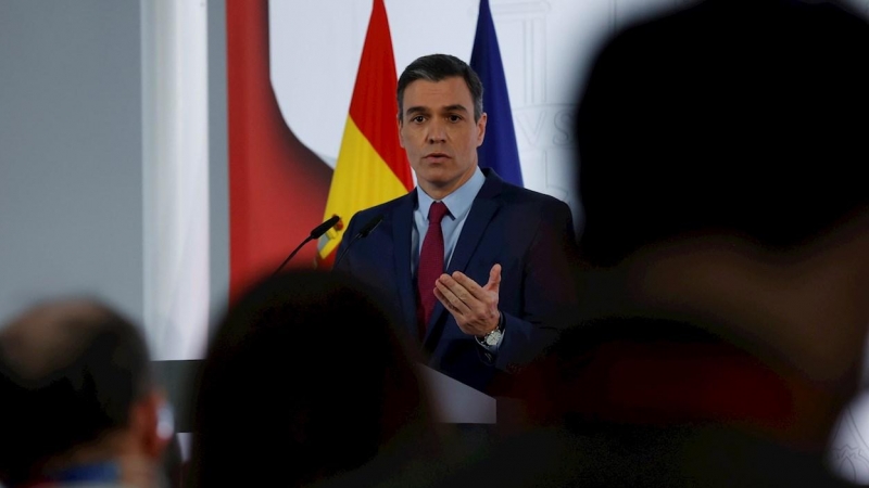 MADRID, 29/12/2021.- El presidente del Gobierno, Pedro Sánchez, durante la rueda de prensa de presentación del primer informe de rendición de cuentas del Ejecutivo 'Cumpliendo', este miércoles en Moncloa.