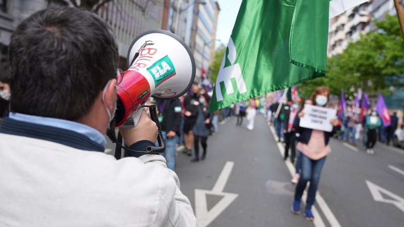 Manifestante del sindicato ELA