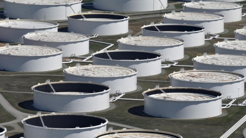 Tanques de almacenamiento de petróleo en el centro petrolero de Cushing (Oklahoma, EEUU). REUTERS/Nick Oxford