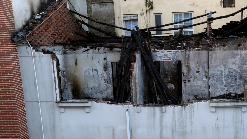 13/01/22-Estado en el que ha quedado el edificio de la calle Alcón de Ponferrada (León), tras la explosión intencionada de una bombona de gas (13/01/2022).