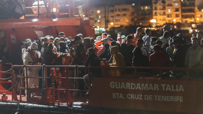 17/01/22-La Salvamar Talía llega al puerto de Arguineguín con varios migrantes a 14 de septiembre de 2021 en Gran Canaria (Islas Canarias), España.