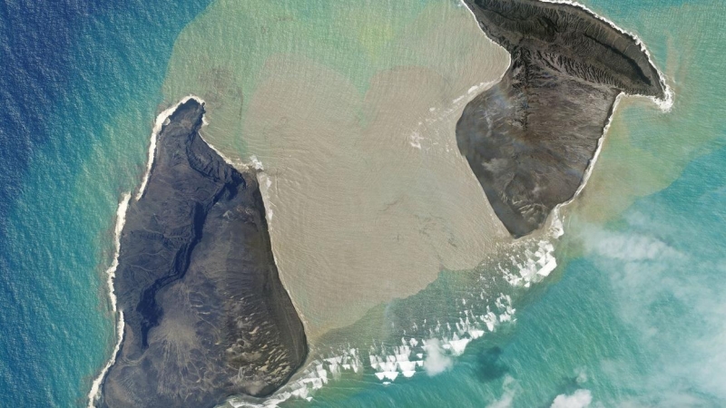 15/01/2022 Una imagen de Planet SkySat muestra el volcán submarino Hunga Tonga dos horas antes de su erupción