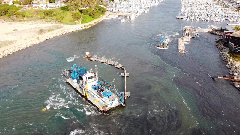 15/01/2022 Una embarcación no tripulada cerca de la desembocadura del puerto de Santa Cruz