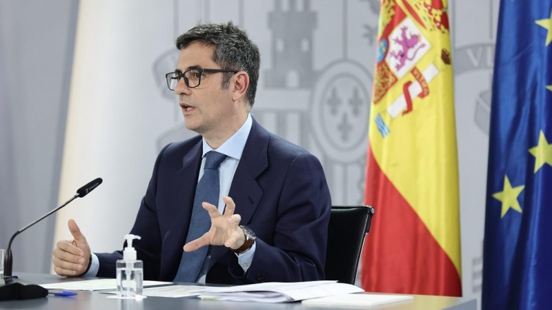 El ministro de la Presidencia, Relaciones con las Cortes y Memoria Democrática, Félix Bolaños, comparece tras una reunión del Consejo de Ministros, en La Moncloa, a 11 de enero de 2022, en Madrid.