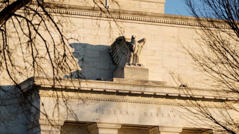 Detalle de la fachada del edificio de la Reserva Federal en Washington. REUTERS/Joshua Roberts