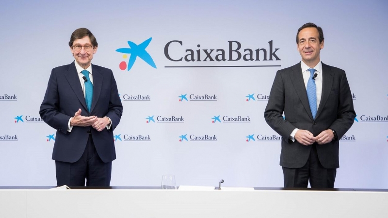 El presidente de CaixaBank, José Ignacio Goirigolzarri, y el consejero delegado, Gonzalo Gortázar, en la presentación de resultados de 2021.