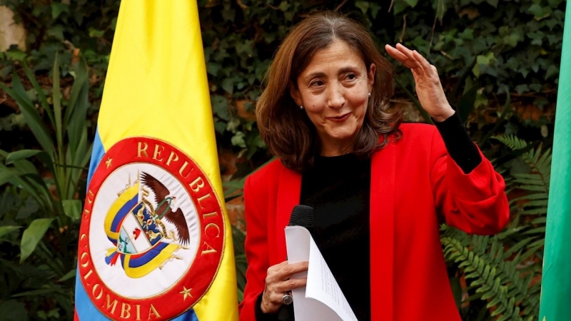 La candidata Ingrid Betancourt habla a los medios de comunicación sobre la Coalición de la Esperanza, el jueves en Bogotá (Colombia).