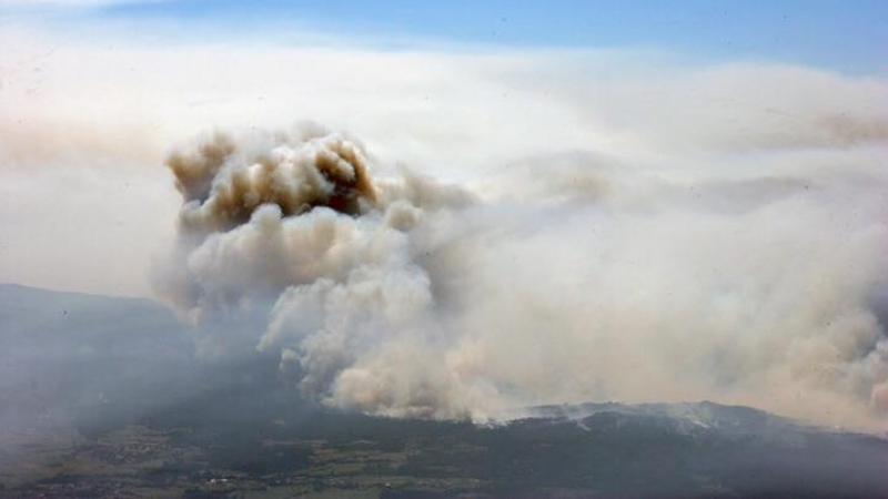 Imagen de un incendio en la Costa da Morte en 2016.