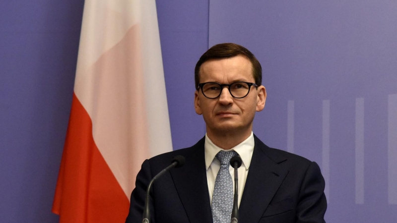 2/2/22-El primer ministro polaco Mateusz Jakub Morawiecki celebra una conferencia de prensa conjunta con el primer ministro ucraniano Denys Shmyhal en Kiev (01/02/2022).