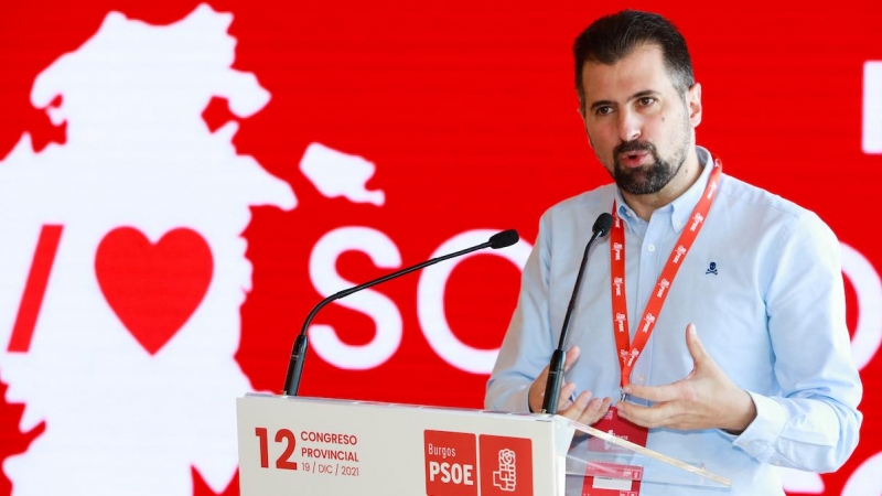El secretario general del PSOE de Castilla y León, Luis Tudanca, en el XII Congreso Provincial del PSOE de Burgos, en el Fórum Evolución, a 19 de diciembre de 2021, en Burgos, Castilla y León.