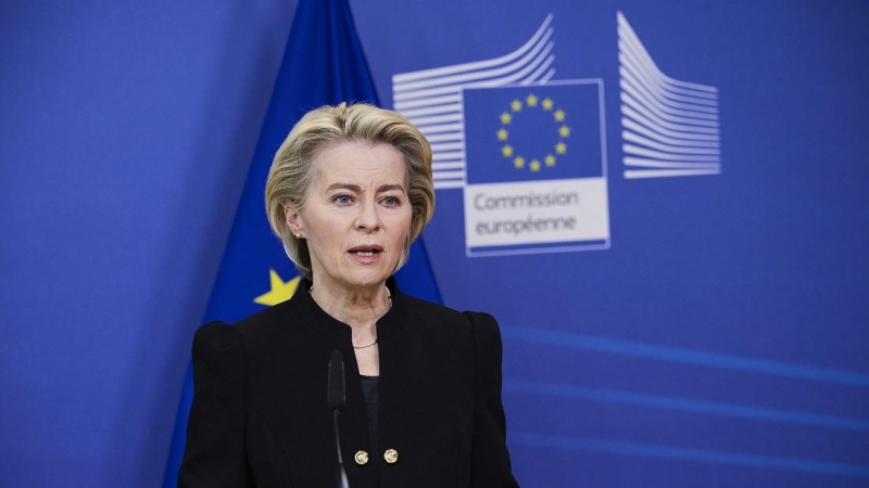 La presidenta de la Comisión Europea, Ursula von der Leyen, en una rueda de prensa, a 11 de enero de 2022, en Bélgica, Bruselas.