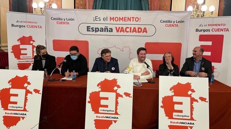 06/02/2022.- Representantes de las candidaturas de la España Vaciada en Castilla y León en un acto en Burgos. EV