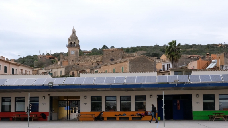 Los paneles solares del CEIP Mestre Guillemet de Santa Eugenia (Mallorca).