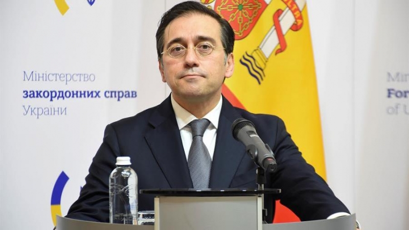 El Ministro de Relaciones Exteriores de España, José Manuel Albares, en una conferencia de prensa en Kiev, Ucrania, el 09 de febrero de 2022.
