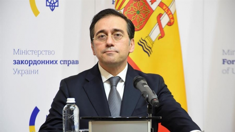 El Ministro de Relaciones Exteriores de España, José Manuel Albares, en una conferencia de prensa en Kiev, Ucrania, el 09 de febrero de 2022.