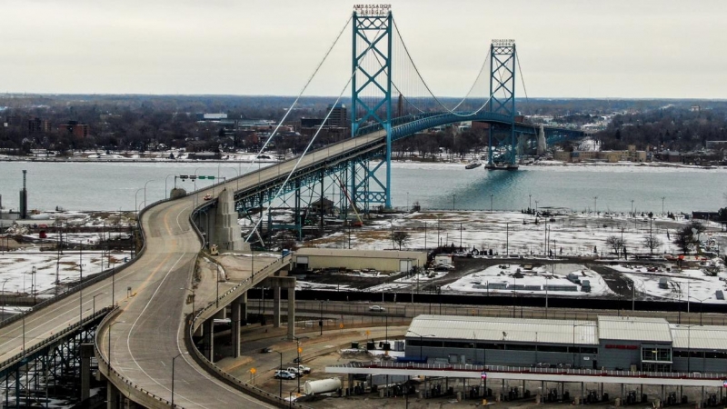 Foto aérea del puente Ambassador (Canadá).