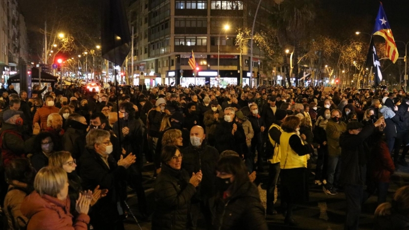 12/02/2022 - Centenars de persones han tornat a tallar la Meridiana aquest dissabte, el primer sense l'autorització d'Interior.