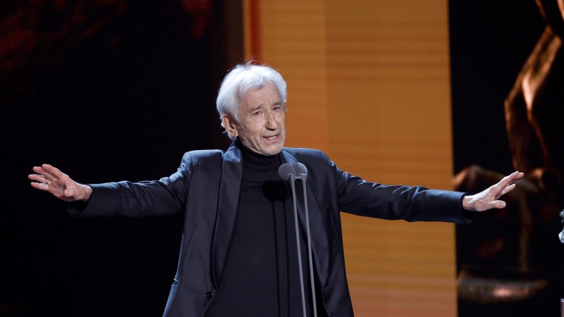 El actor José Sacristán tras recibir el Goya de Honor durante la gala de la 36 edición de los Premios Goya que tiene lugar este sábado en el Palau de les Arts de Valencia. EFE/Kai forsterling.