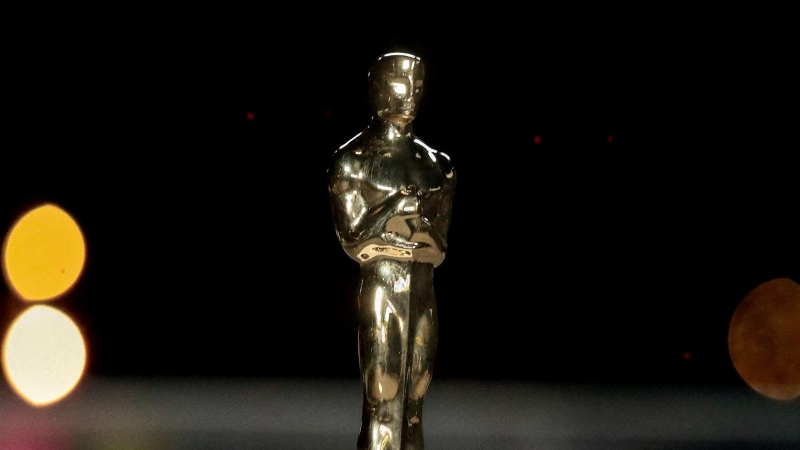 15/02/2022-Una estatuilla de los Oscar en exhibición en una proyección de los Oscar en París, Francia, el 26 de abril de 2021