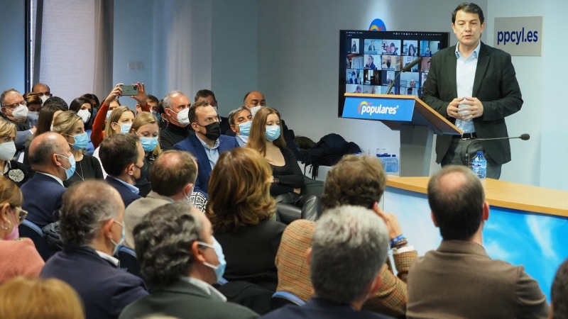 El presidente del PP en funciones de la Junta de Castilla y León, Alfonso Fernández Mañueco, interviene en la clausura de la Junta Directiva Autonómica del Partido Popular de Castilla y León, a 15 de febrero de 2022, en Valladolid.