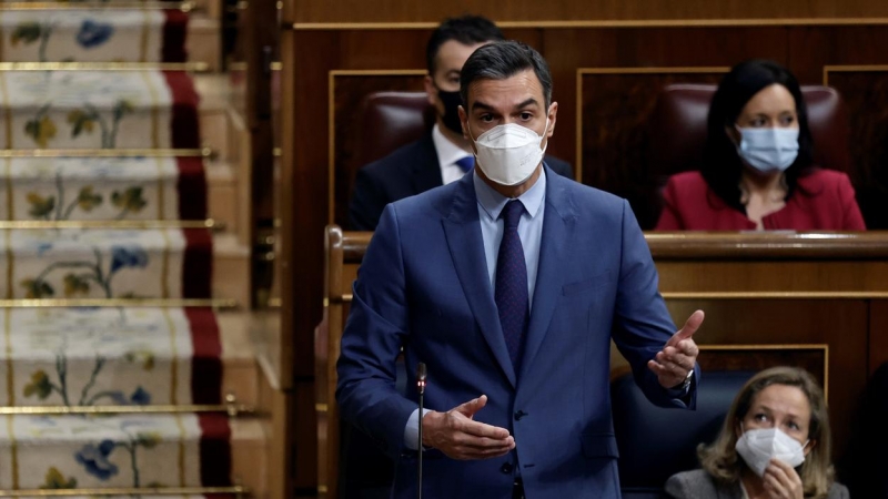 16/02/2022.- El presidente del Gobierno, Pedro Sánchez interviene durante la sesión de control al gobierno este miércoles en el Congreso de los diputados. EFE/ Javier Lizón