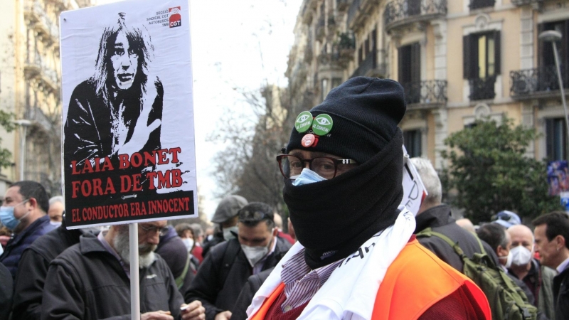 17/07/2022 - Una imatge de la manifestació d'aquest dijous dels conductors de bus de TMB per reclamar la dimissió de Laia Bonet.