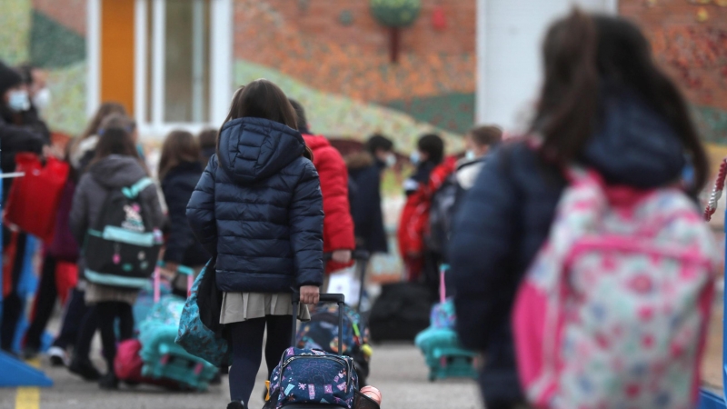 10/01/2022 Varios niños entran en un colegio de Madrid