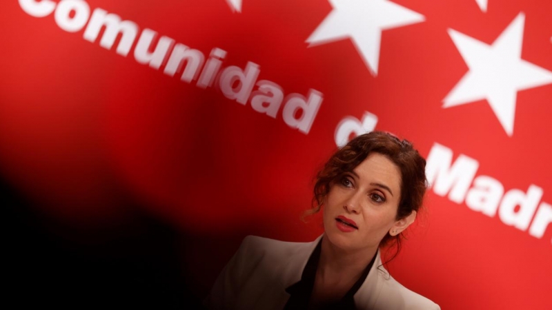 La presidenta de la Comunidad de Madrid, Isabel Díaz Ayuso durante la rueda de prensa ofrecida en la Real Casa de Correos de Madrid el 17 de febrero de 2022.