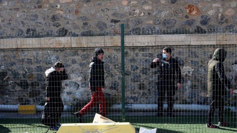 Llegada al puerto de Almería de 17 personas migrantes rescatadas por Salvamento Marítimo el 14 de febrero de 2022.