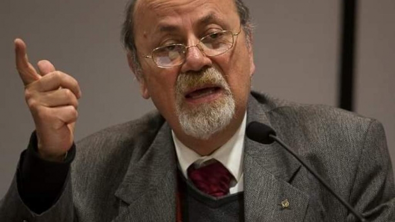 El analista peruano Alberto Adrianzén.