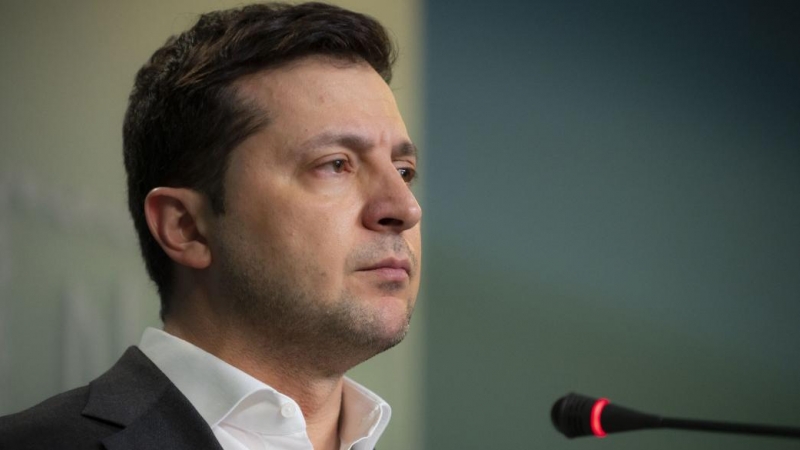 El presidente ucraniano Volodymyr Zelensky habla durante una conferencia de prensa, a 24 de febrero de 2022.